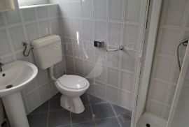 PRODAJA, GARSONJERA, VALDEBEK, 21 M2 + TERASA, PARKING, Pula, Stan