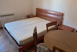 PRODAJA, GARSONJERA, VALDEBEK, 21 M2 + TERASA, PARKING, Pula, Stan