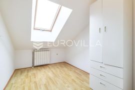 Zagreb, Trnava, funkcionalan dvosoban stan NKP 45 m2, Zagreb, Apartamento