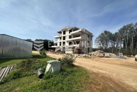 Rovinj, četverosobni stan S1, prizemlje, 193 m2 dvorište, 500 metara od mora, Rovinj, Flat