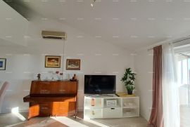 Stan Novouređeni penthouse s pogledom na more, 300 m udaljen od plaža, Poreč!, Poreč, Kвартира