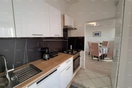 Stan Novouređeni penthouse s pogledom na more, 300 m udaljen od plaža, Poreč!, Poreč, Wohnung