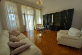 OPATIJA, VOLOSKO - stan 115 m2 s terasom tri koraka od mora, Opatija, Apartamento