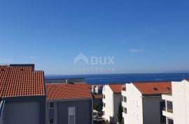 OTOK PAG, NOVALJA - namješten potkrovni stan u blizini mora, Novalja, Appartment