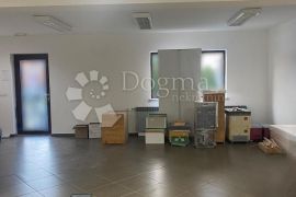 Interesantan poslovni prostor u Varaždinu, Varaždin, Propriedade comercial