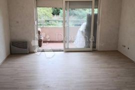 MATULJI - STAN S BALKONOM U NOVIJOJ ZGRADI, Matulji, Appartement