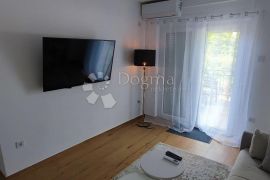 Kastav, 1S+DB, balkon, terasa, novonamješten, najam!, Kastav, Appartment