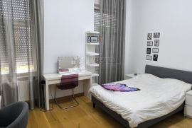 Gospodski stan u centru Rijeke, Rijeka, Appartement