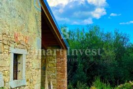 HUM - ISTRA, kuća za obnovu sa zemljištem, Buzet, Land