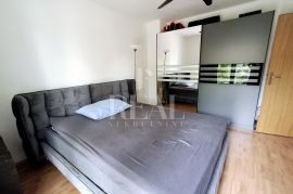 Valtura,kuća 150m2 sa dva stana, pogled na more !, Ližnjan, Casa