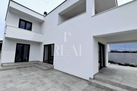 Vodnjan moderna  kuća 125m2 sa pogledom na more !, Vodnjan, Casa