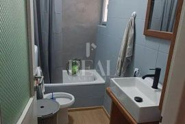 Pula stan 64m2 blizu bolnice i Sveučilišta !, Pula, Appartement