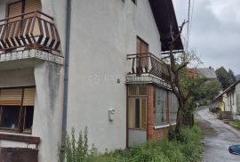 Lokve, kuća u centru 344,64 m2 sa okućnicom i vrtom, Lokve, Haus