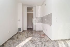 Renoviran stan na traženoj lokaciji u Puli!, Pula, Apartamento