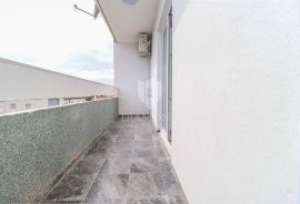 Renoviran stan na traženoj lokaciji u Puli!, Pula, Apartamento