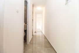 Renoviran stan na traženoj lokaciji u Puli!, Pula, Apartamento