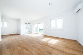 Sveta Nedelja, Kerestinec, NOVOGRADNJA, trosoban stan NKP 134 m2, Wohnung