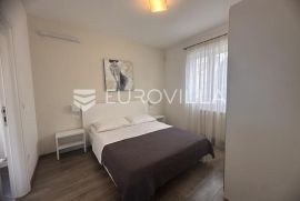 Istra, Rovinj, najam stana 110m2 u obiteljskoj kući s tri spavaće sobe na top lokaciji, Rovinj, Wohnung