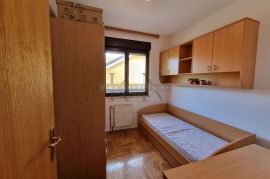 ZAGREB-STENJEVEC-69m2,3s,2 lođe, odličan tlocrt i orijentacija, Stenjevec, Flat