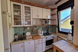 ZAGREB-STENJEVEC-69m2,3s,2 lođe, odličan tlocrt i orijentacija, Stenjevec, Flat