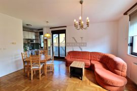 ZAGREB-STENJEVEC-69m2,3s,2 lođe, odličan tlocrt i orijentacija, Stenjevec, Flat