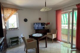 ISTRA, PREMANTURA - Apartman s terasom i manjim vrtom 600 metara od mora! EKSKLUZIVNA PRODAJA!, Medulin, Flat