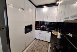 Sesvete-Centar, moderno uređen 3- sobni stan 75,60 m2 sa loggiom, Sesvete, Kвартира