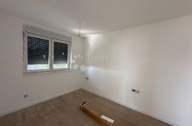 APARTMAN VIR NOVOGRADNJA PRILIKA !!!, Vir, Flat