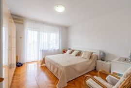 Gornja Vežica obiteljska nekretnina 3S+DB, Rijeka, Apartamento