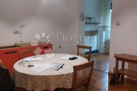 STAN NA TOP LOKACIJI, Rijeka, Appartement