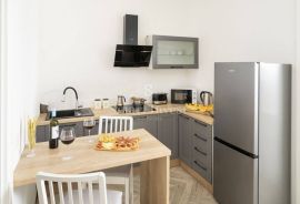 OPATIJA, stan 2S+DB u blizini mora i centra, Opatija, Apartamento