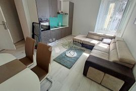 STAN 53 m2 - 2s+db, na 5 minuta pješke do svih fakulteta, Rijeka, Apartamento