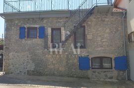 PREKRASNA KAMENA KUĆA U NIZU, P+1+KROVNA TERASA, 105 m2, Krk, Haus