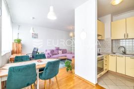 Zagreb, Donji grad, moderan dvosoban stan + GPM, NKP 64 m2, Zagreb, Appartement