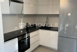 Zadar, Žmirići, trosoban stan na odličnoj lokaciji s velikom terasom, Zadar, Apartamento