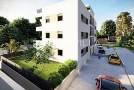 Kaštela, trosoban stan 79 m2 s krvnom terasom, Kaštela, Apartamento