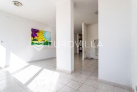 Split, Split 3, dvosoban stan na trećem katu, Split, Apartamento