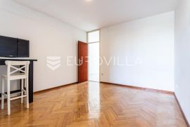 Split, Split 3, dvosoban stan na trećem katu, Split, Apartamento