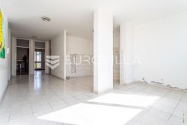 Split, Split 3, dvosoban stan na trećem katu, Split, Apartamento