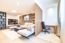 Zagreb, Savska cesta, luksuzan trosoban stan NKP 89 m2 + parkirno mjesto, Zagreb, Flat