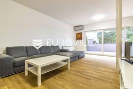 Gajnice, dvoetažan četverosoban stan s garažom NKP 140 m2, Zagreb, Apartamento