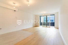 Heinzelova VMD prekrasan nenamješten četverosoban stan + 1PGM, Zagreb, Appartment