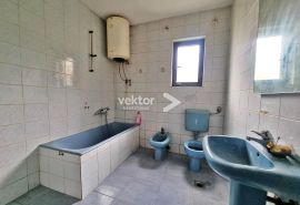 Tribalj, kuća za uređenje s 1.250m2 okućnice, Vinodolska Općina, House