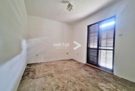 Tribalj, kuća za uređenje s 1.250m2 okućnice, Vinodolska Općina, House