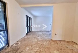 Tribalj, kuća za uređenje s 1.250m2 okućnice, Vinodolska Općina, House