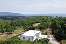 Kuća Prodaje se prizemna kuća s bazenom u okolici Marčane, Marčana, House