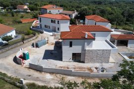 Vila Atraktivna, visoko kvalitetna, moderna vila sa bazenom. Sv.Lovreč, okolica Poreča!, Sveti Lovreč, Casa