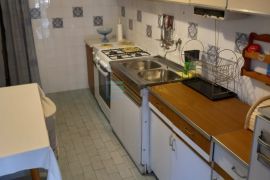 Prodaja, Biograd na Moru, kuća u nizu 60 m2, vrt, 2 etaže, Biograd Na Moru, House