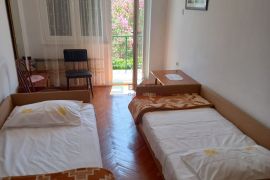 Prodaja, Biograd na Moru, kuća u nizu 60 m2, vrt, 2 etaže, Biograd Na Moru, House