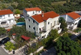 OTOK RAB, BANJOL - Odlična kuća s okućnicom i pogledom na more, Rab, House